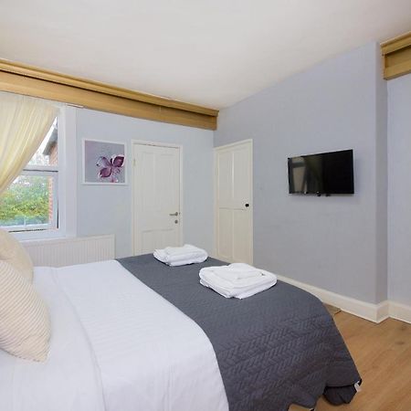 Ideal Abode Abbots 4 En-Suite Chester Exterior photo